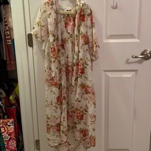 American Eagle Floral Kimono